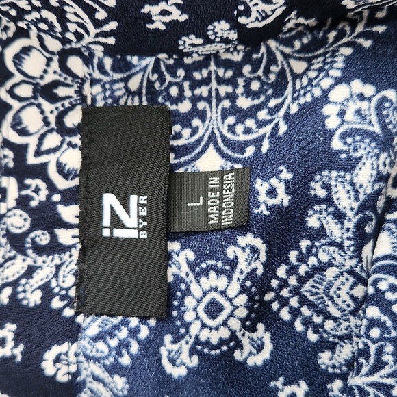 IZ BYer Blue and White Relaxed Cut Out Blouse, Off Shoulder, Large NWOT - Picture 5 of 5